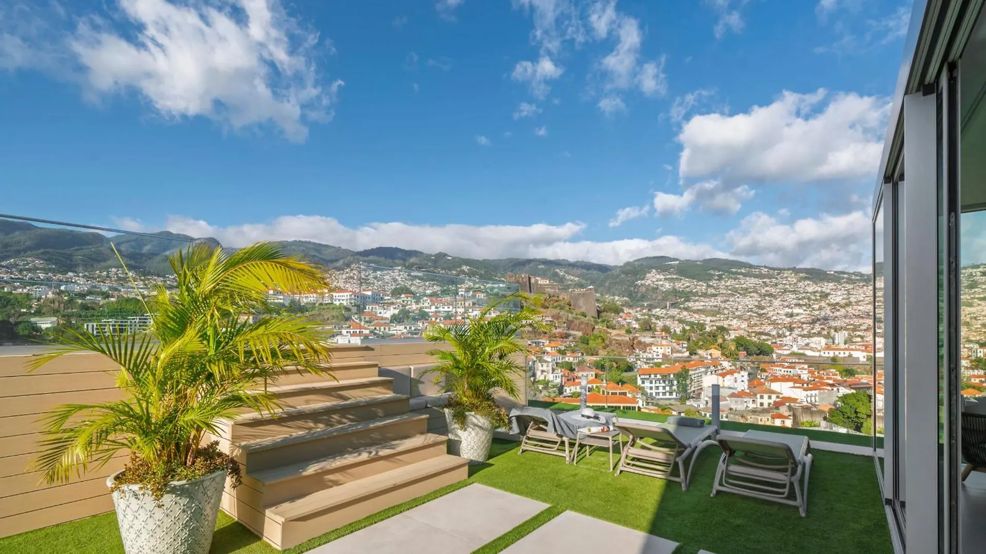 Maravilhas I By An Island Apart Funchal  Funchal (Madeira)